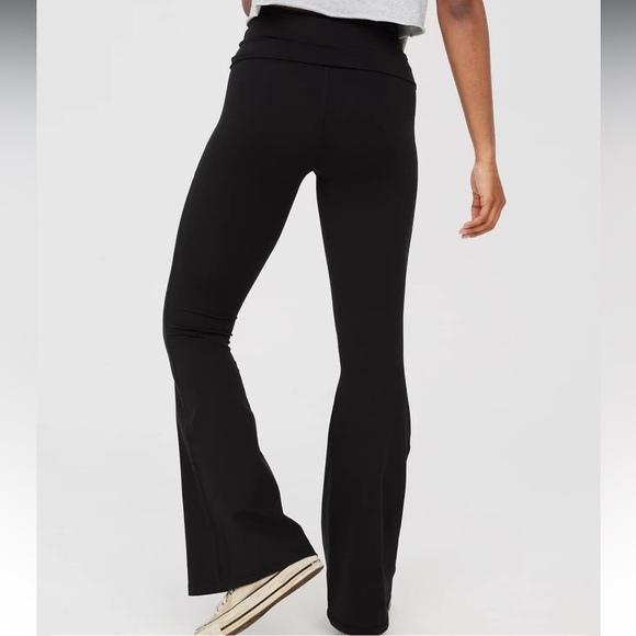 OFFLINE By Aerie The Hugger High Waisted Foldover Flare Legging Black XS - Picture 2 of 8
